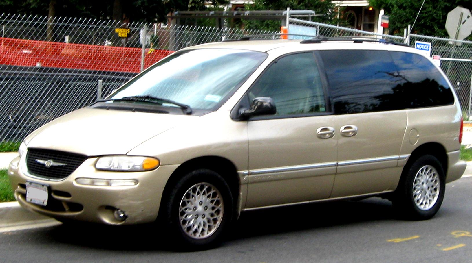 Chrysler Town & Country 2000 #1