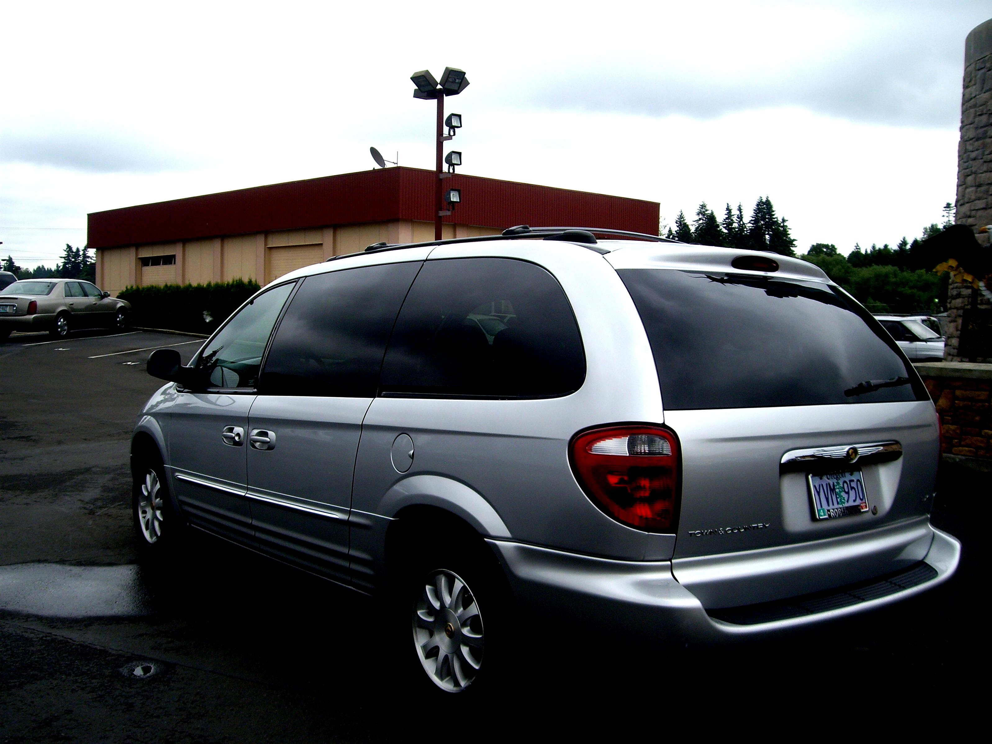 Chrysler Town & Country 2000 #15
