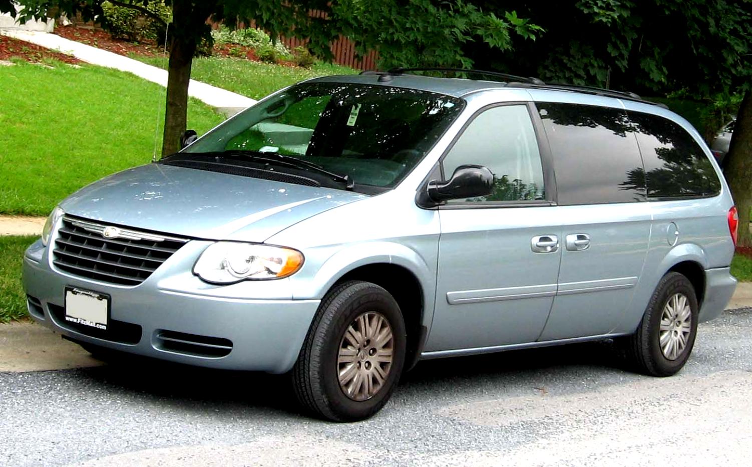 Chrysler Town & Country 2007 #2