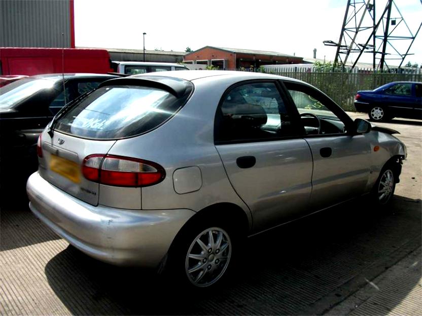 Daewoo Nubira Hatchback 1997 #5