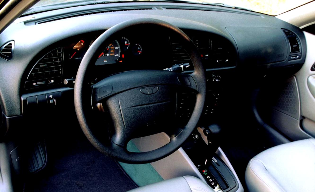 Daewoo Nubira Hatchback 2000 #3