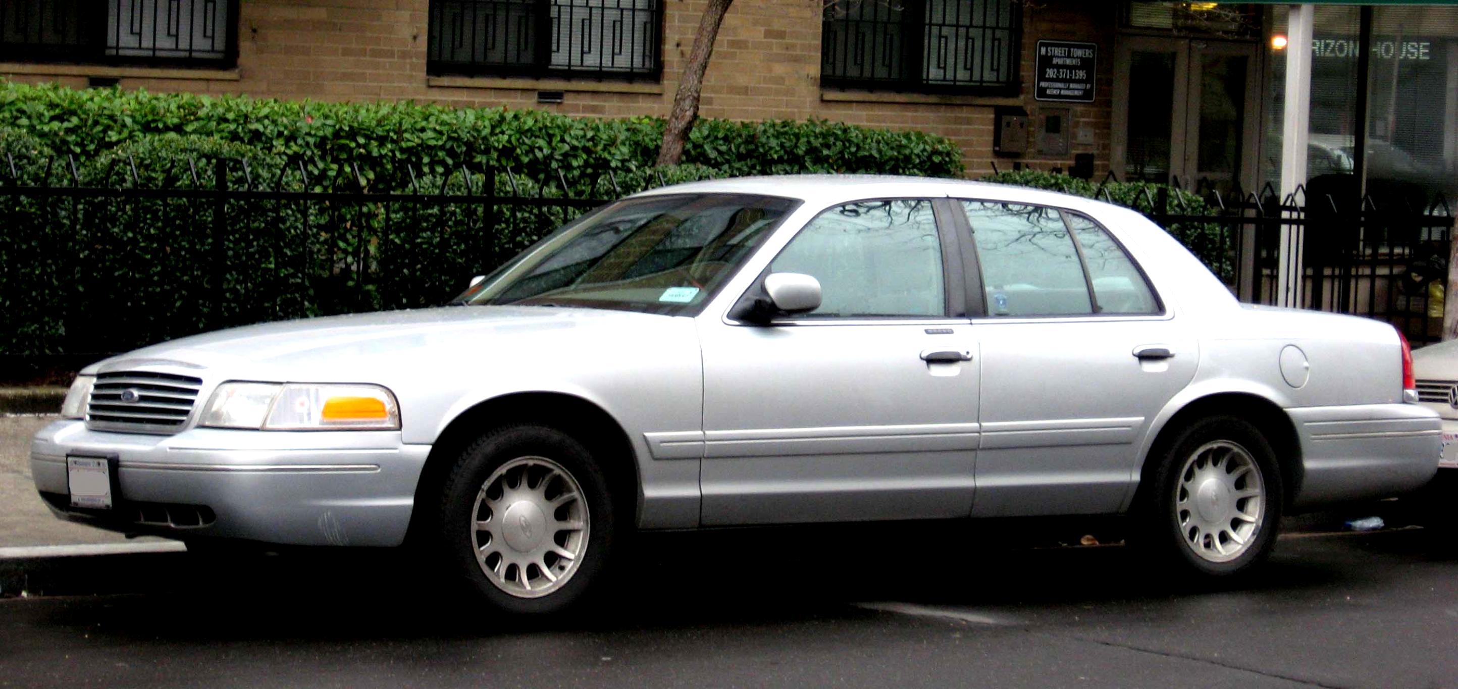 Ford Crown Victoria 1998 #3