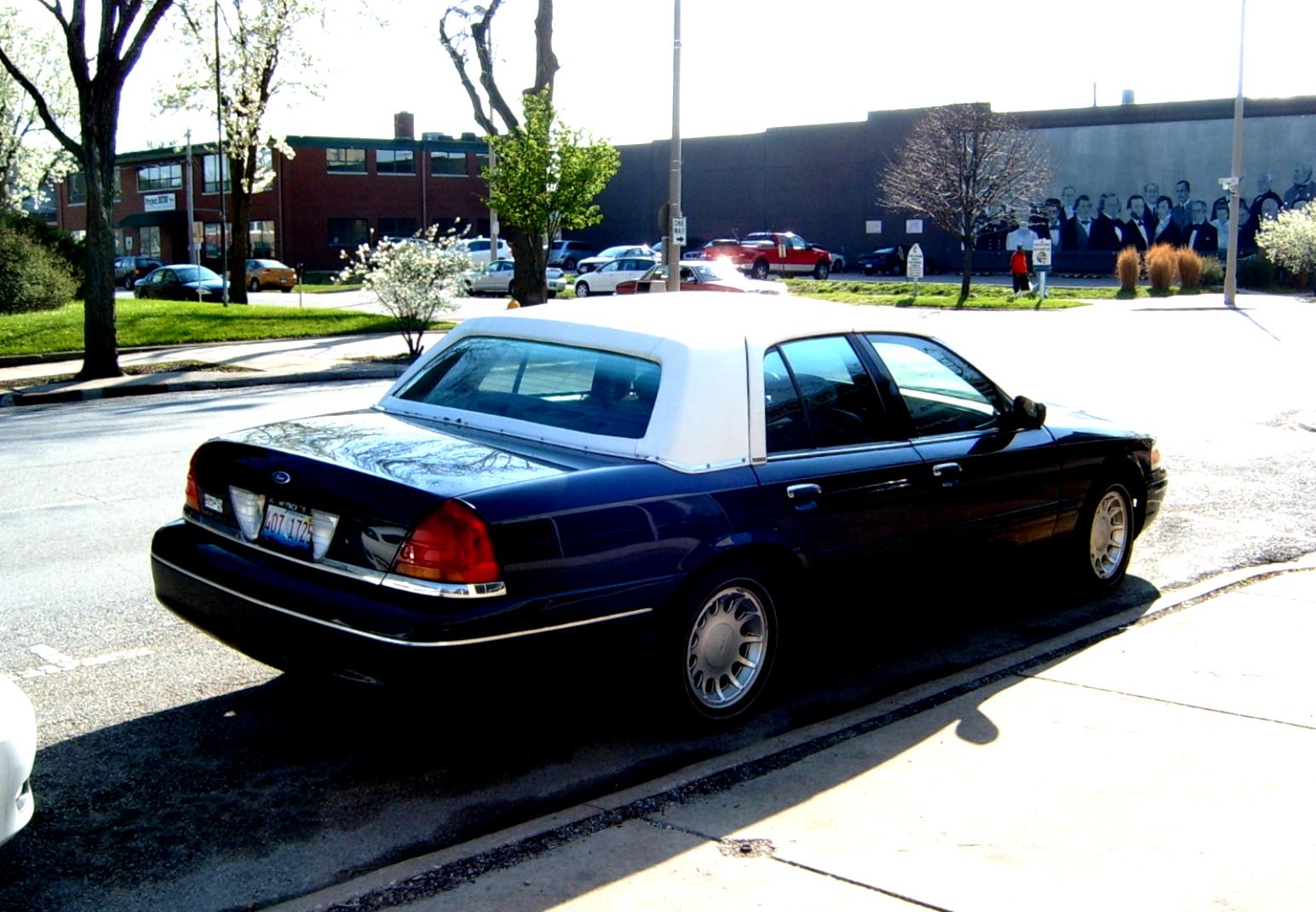 Ford Crown Victoria 1998 #39