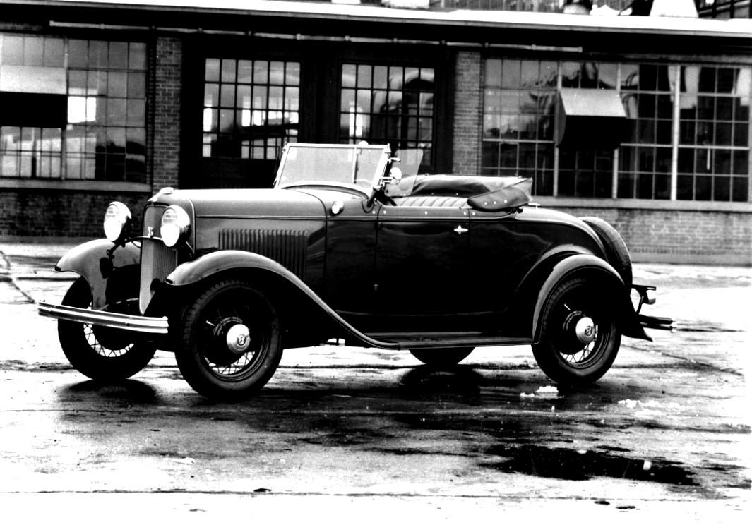 Ford Deluxe Roadster 1932 #1
