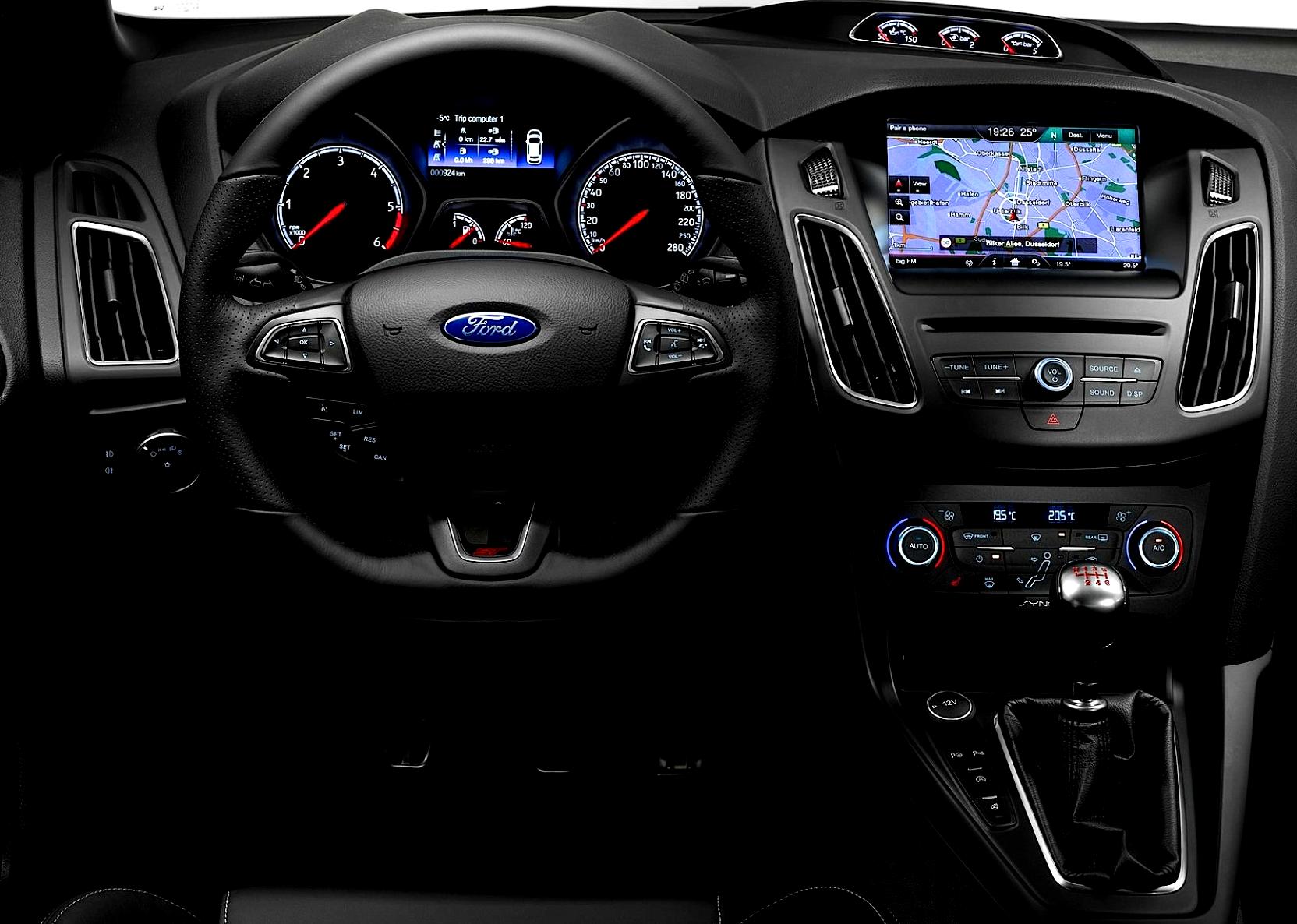 Ford Focus ST 5 Doors 2014 #26