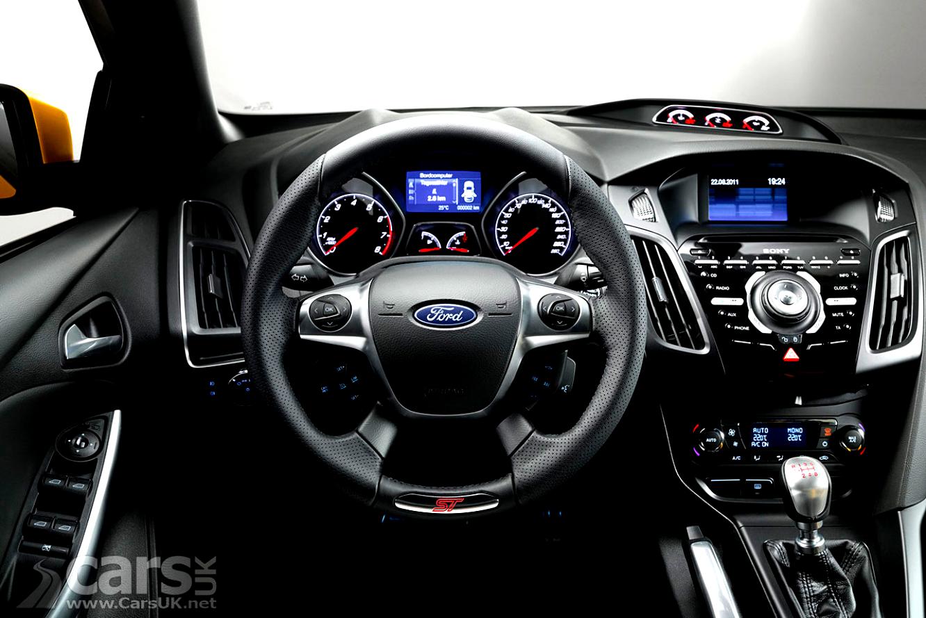 Ford Focus ST Estate 2012 #21