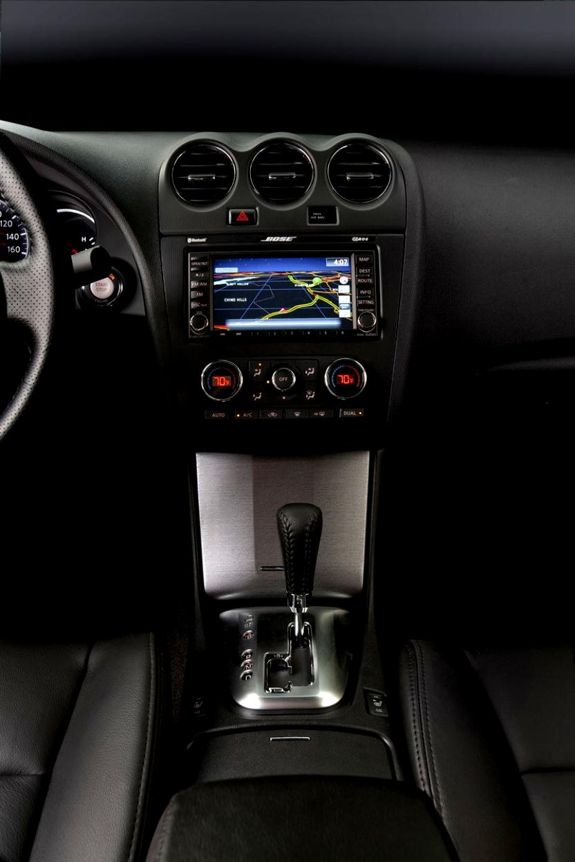 Nissan Altima Sedan 2012 #12