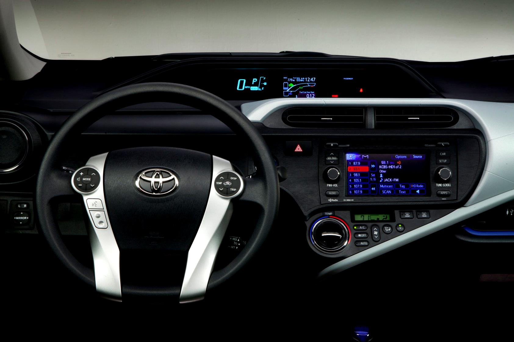 Toyota Prius C Aqua 2012 #54