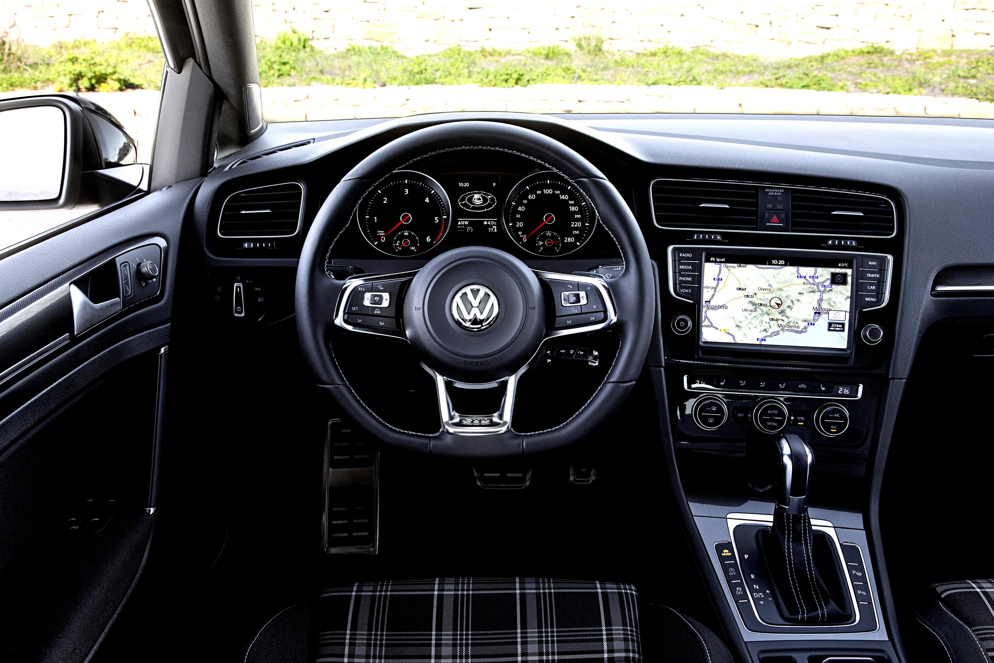 Volkswagen Golf GTD Variant 2015 #25