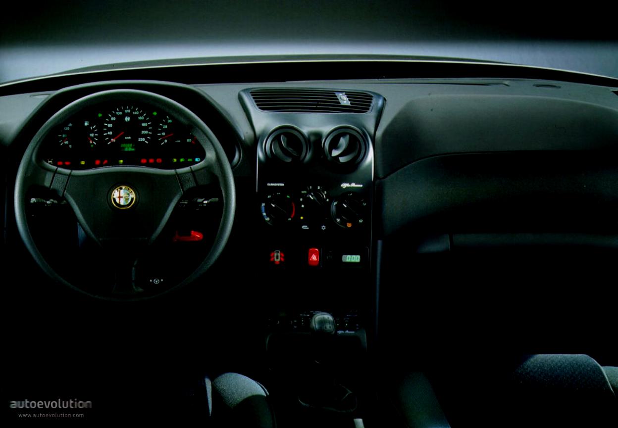 Alfa Romeo 146 1995 #14