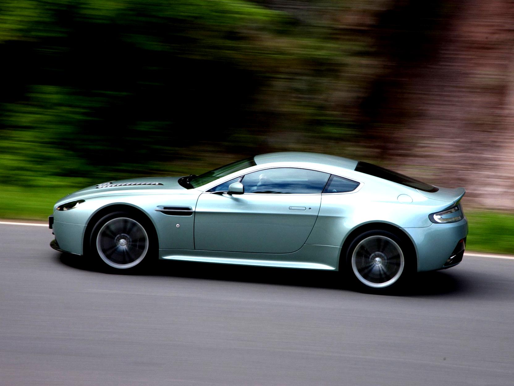 Aston Martin V12 Vantage 2009 #25