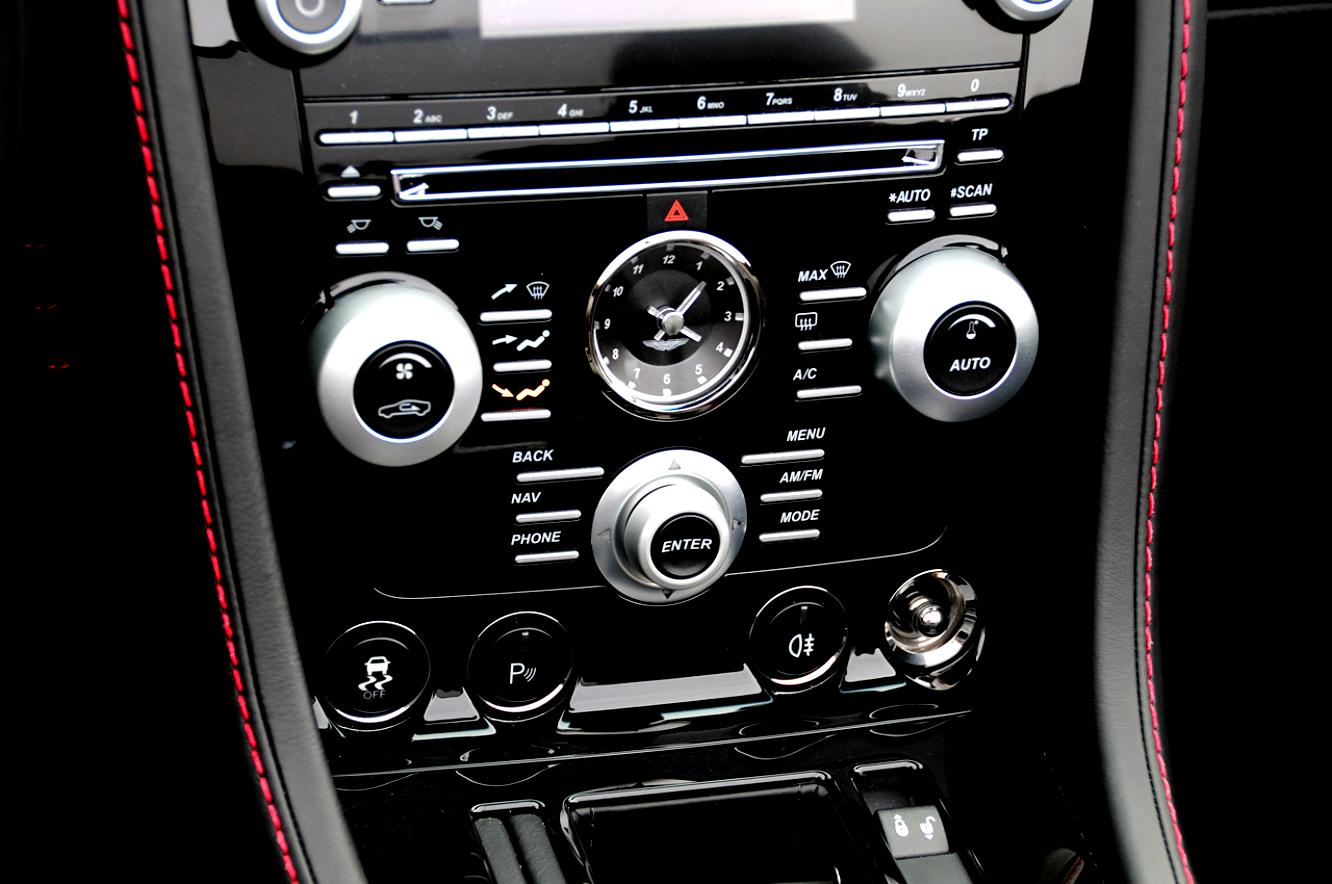 Aston Martin V8 Vantage N420 Roadster 2010 #34