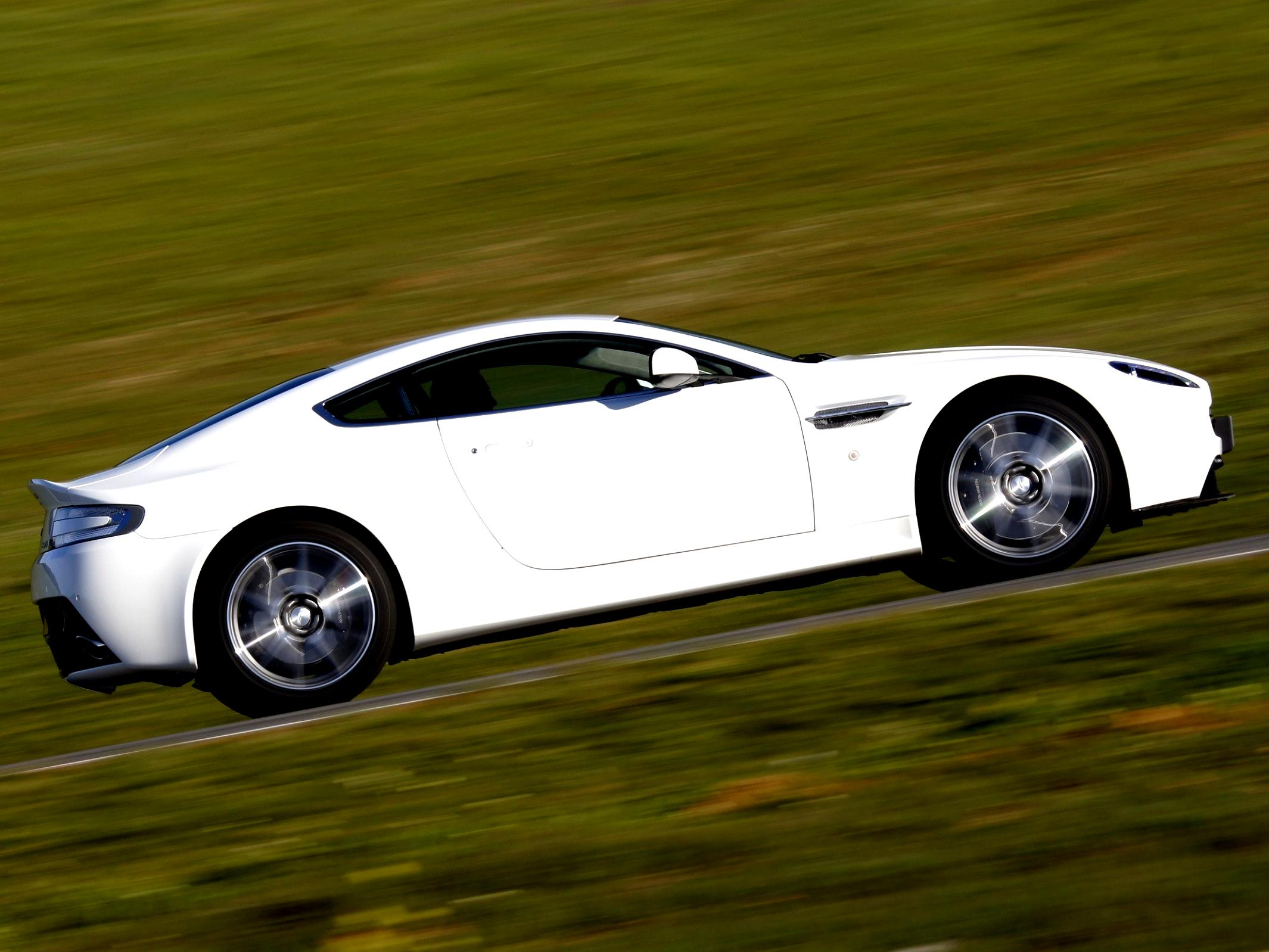 Aston Martin V8 Vantage S 2011 #18