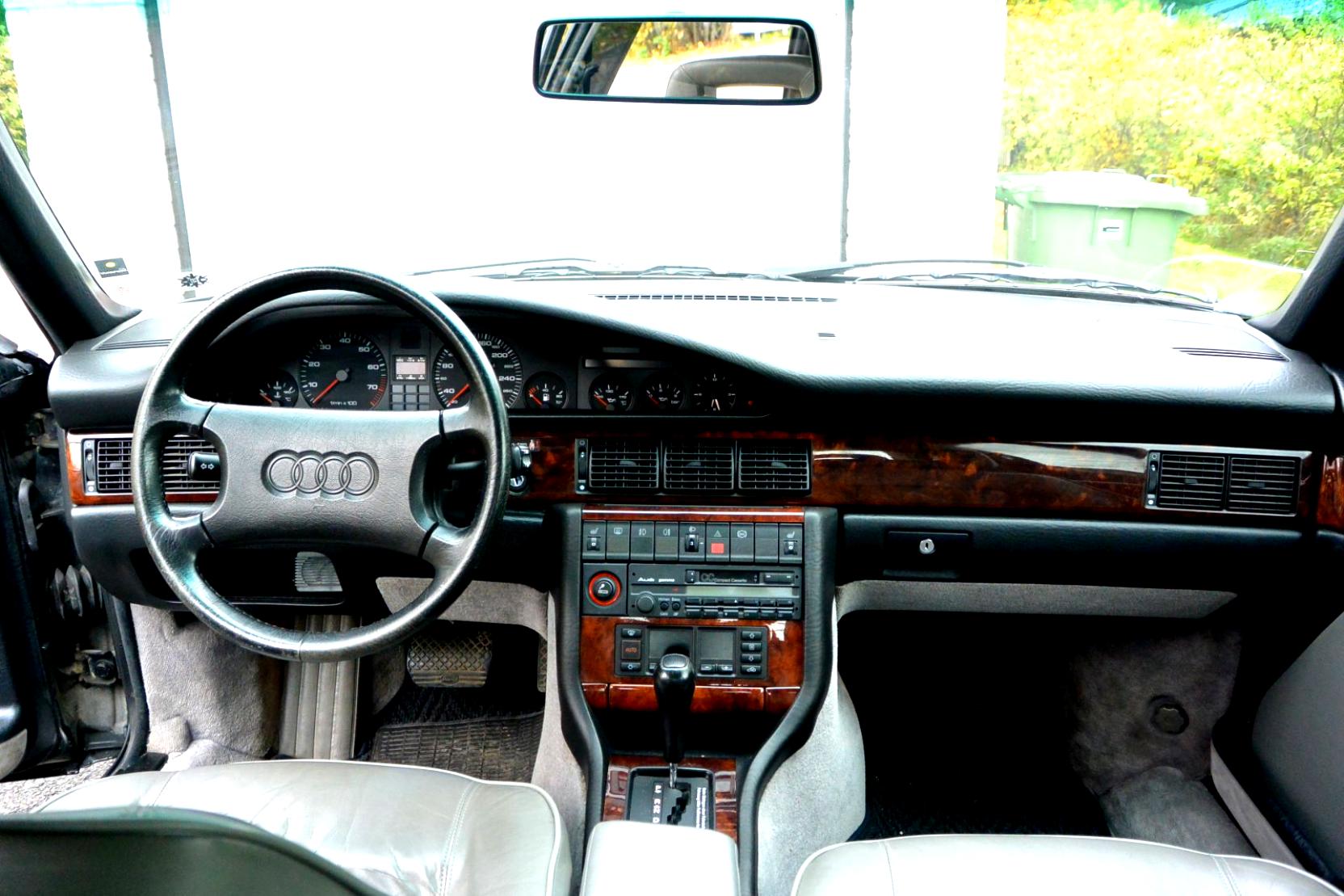 Audi V8 1988 #23