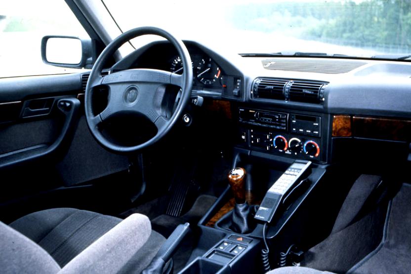BMW 5 Series Touring E34 1992 #6
