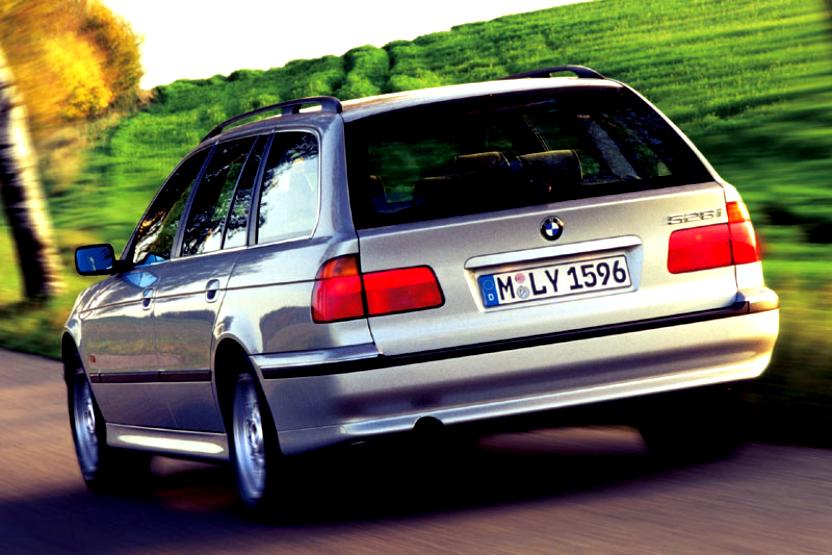 BMW 5 Series Touring E39 1997 #8