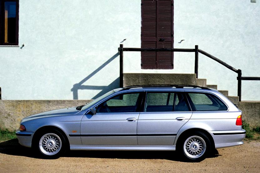 BMW 5 Series Touring E39 1997 #10
