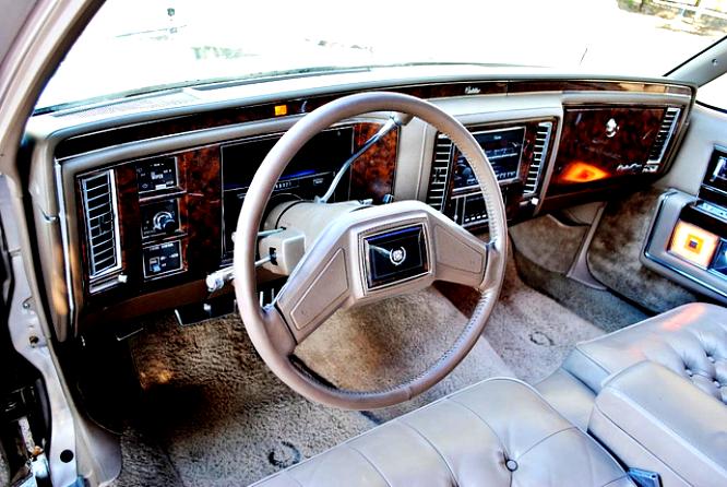 Cadillac Brougham 1992 #31