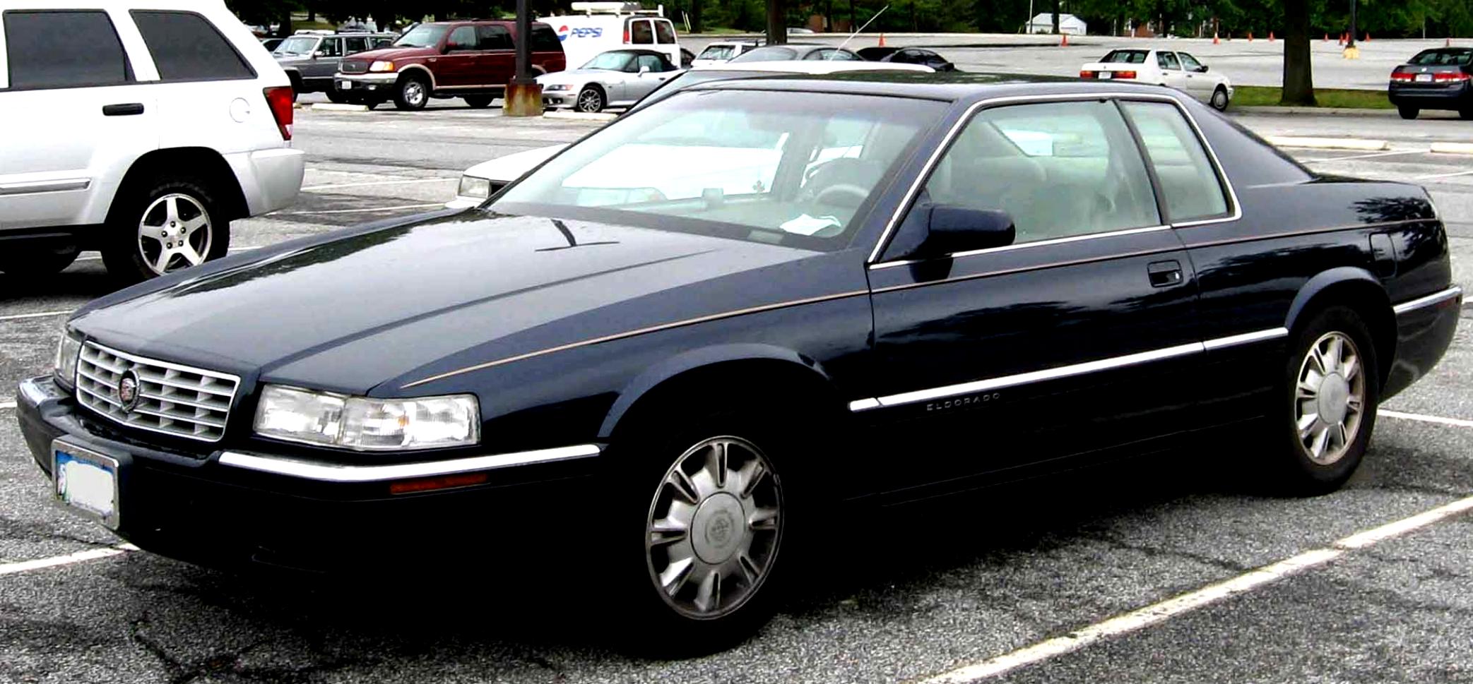 Cadillac Brougham 1992 #32