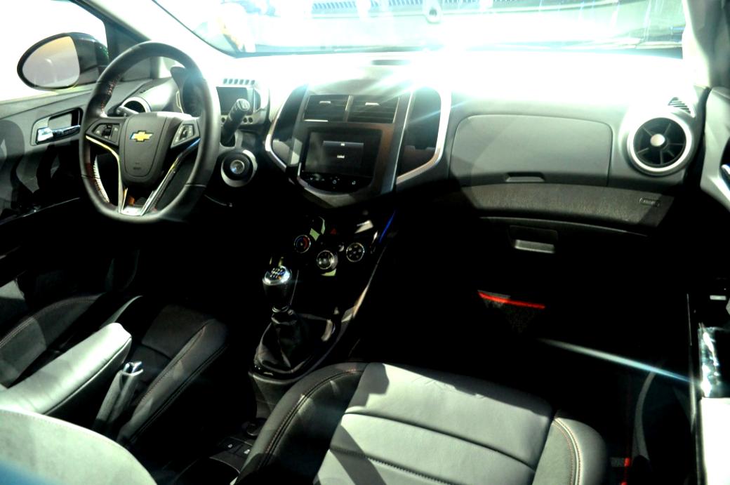 Chevrolet Sonic RS 2012 #18