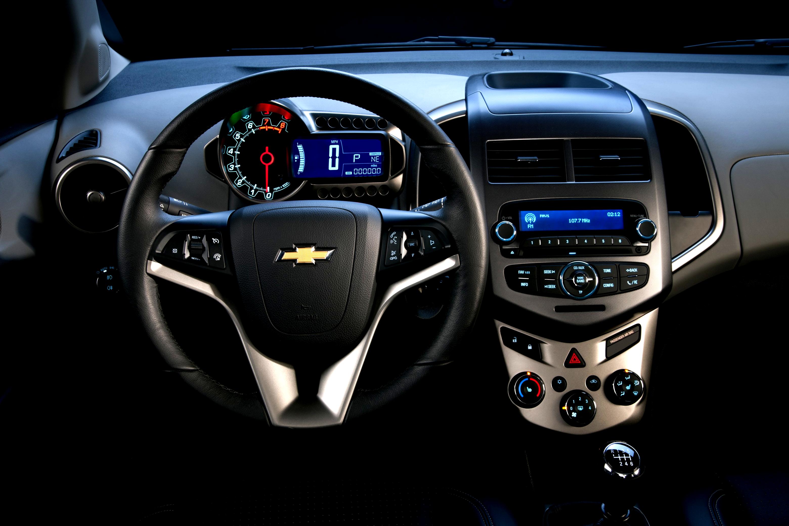 Chevrolet Sonic Sedan 2011 #4