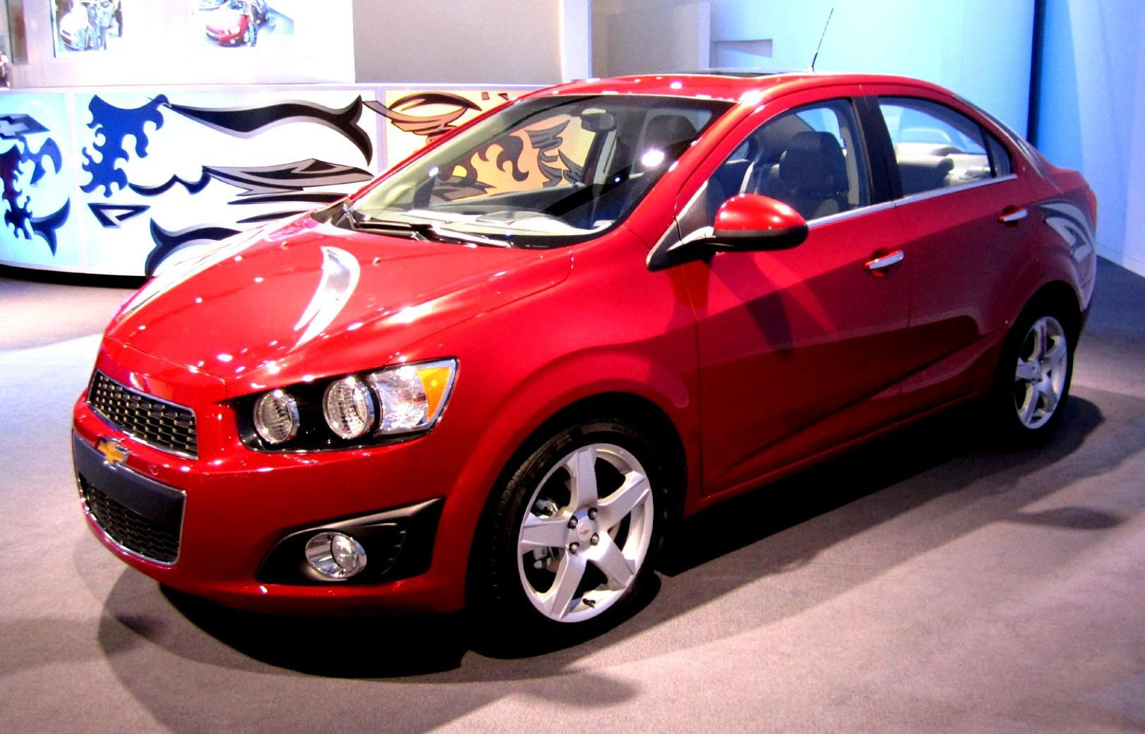 Chevrolet Sonic Sedan 2011 #8