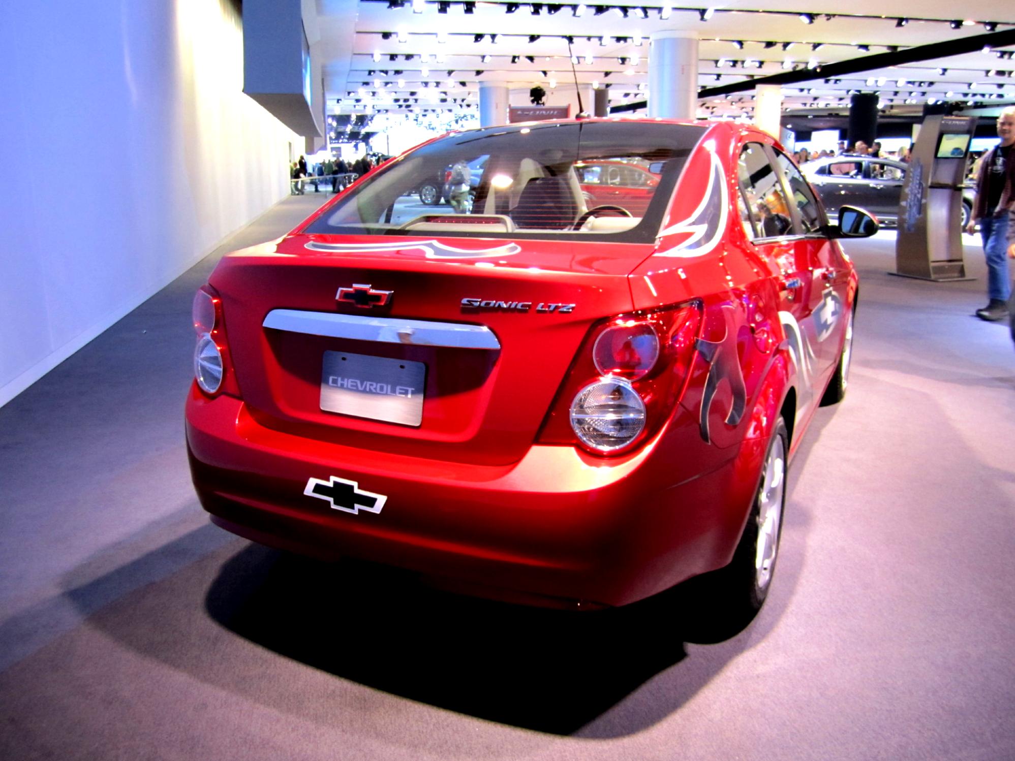 Chevrolet Sonic Sedan 2011 #11