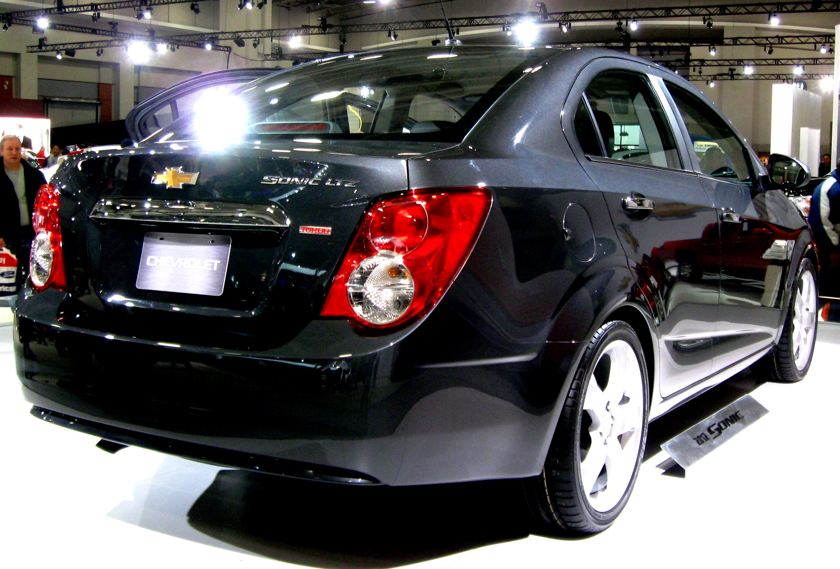 Chevrolet Sonic Sedan 2011 #13