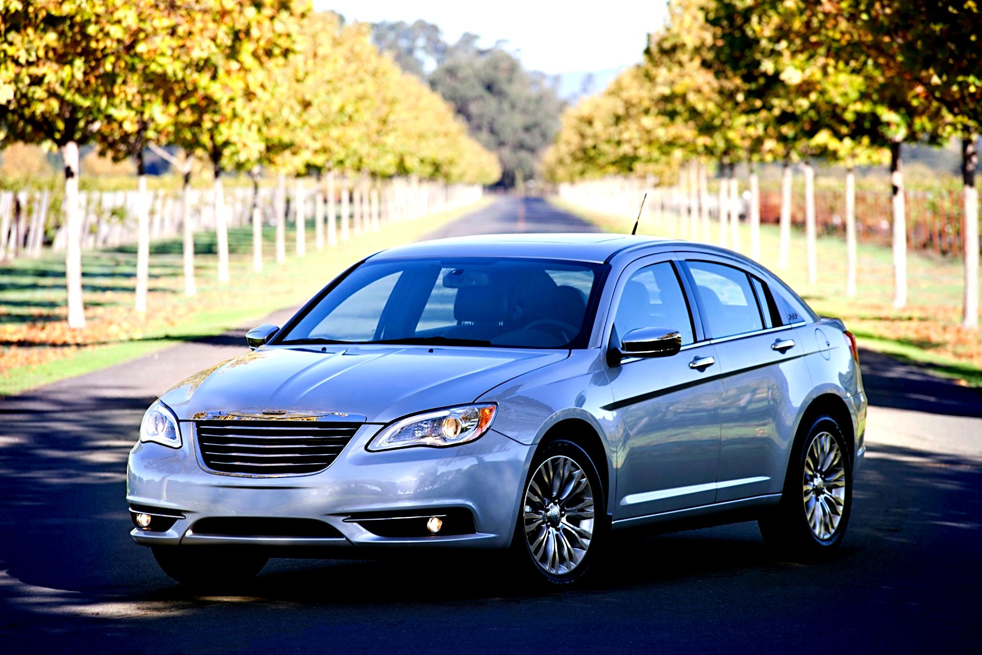 Chrysler 200 2011 #18