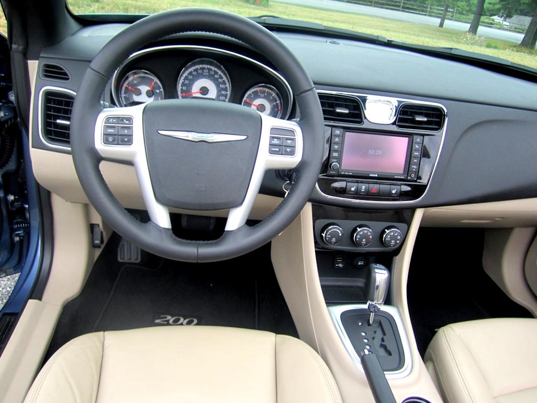 Chrysler 200 Convertible 2011 #22