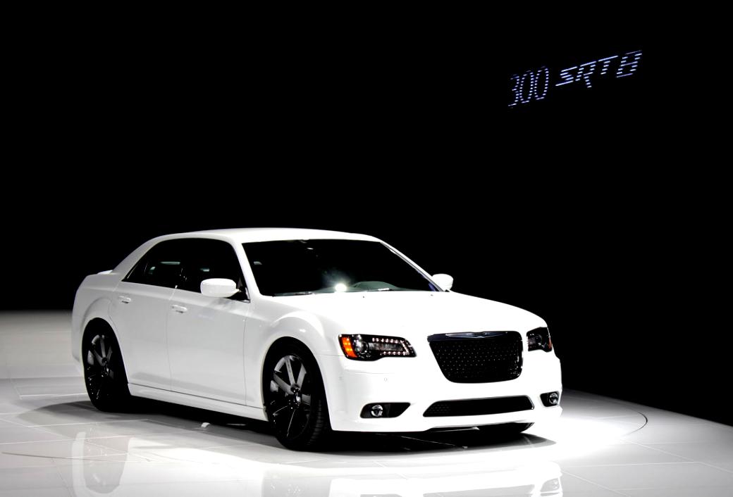 Chrysler 300 SRT8 2011 #50