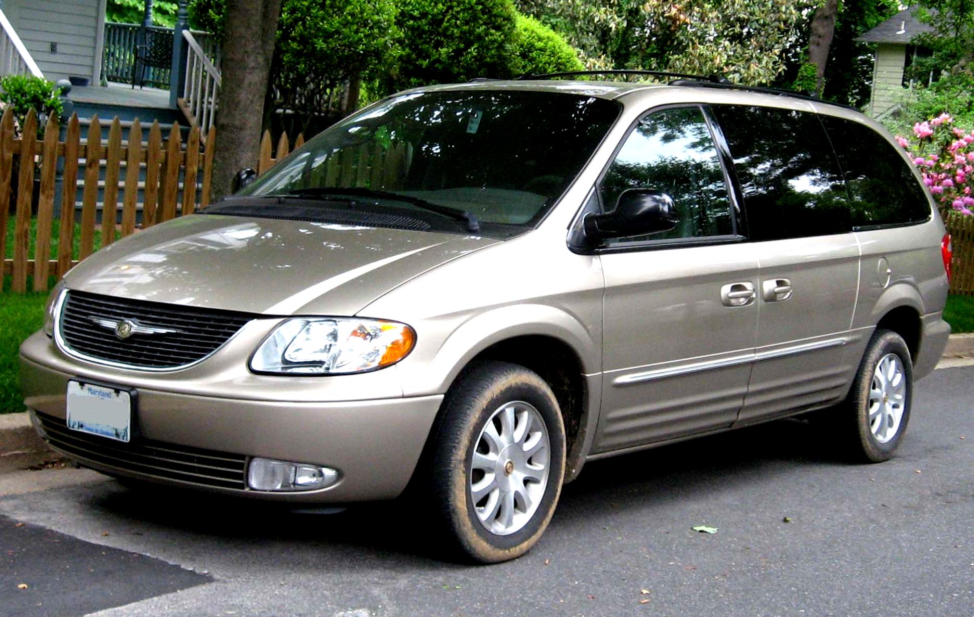 Chrysler Town & Country 2004 #4
