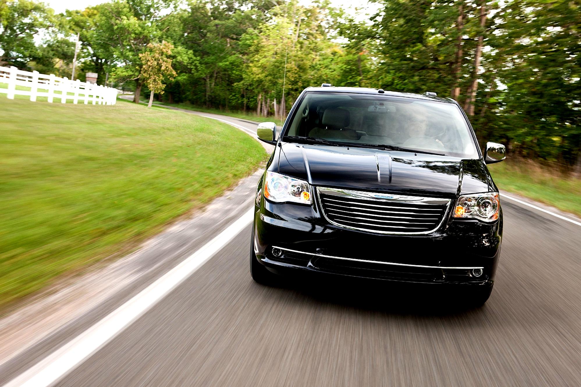 Chrysler Town & Country 2007 #13
