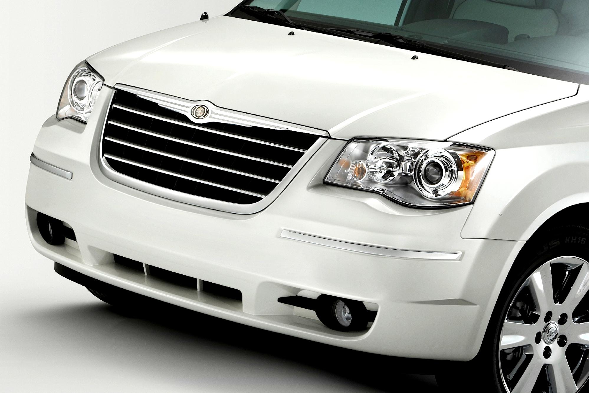 Chrysler Town & Country 2007 #38