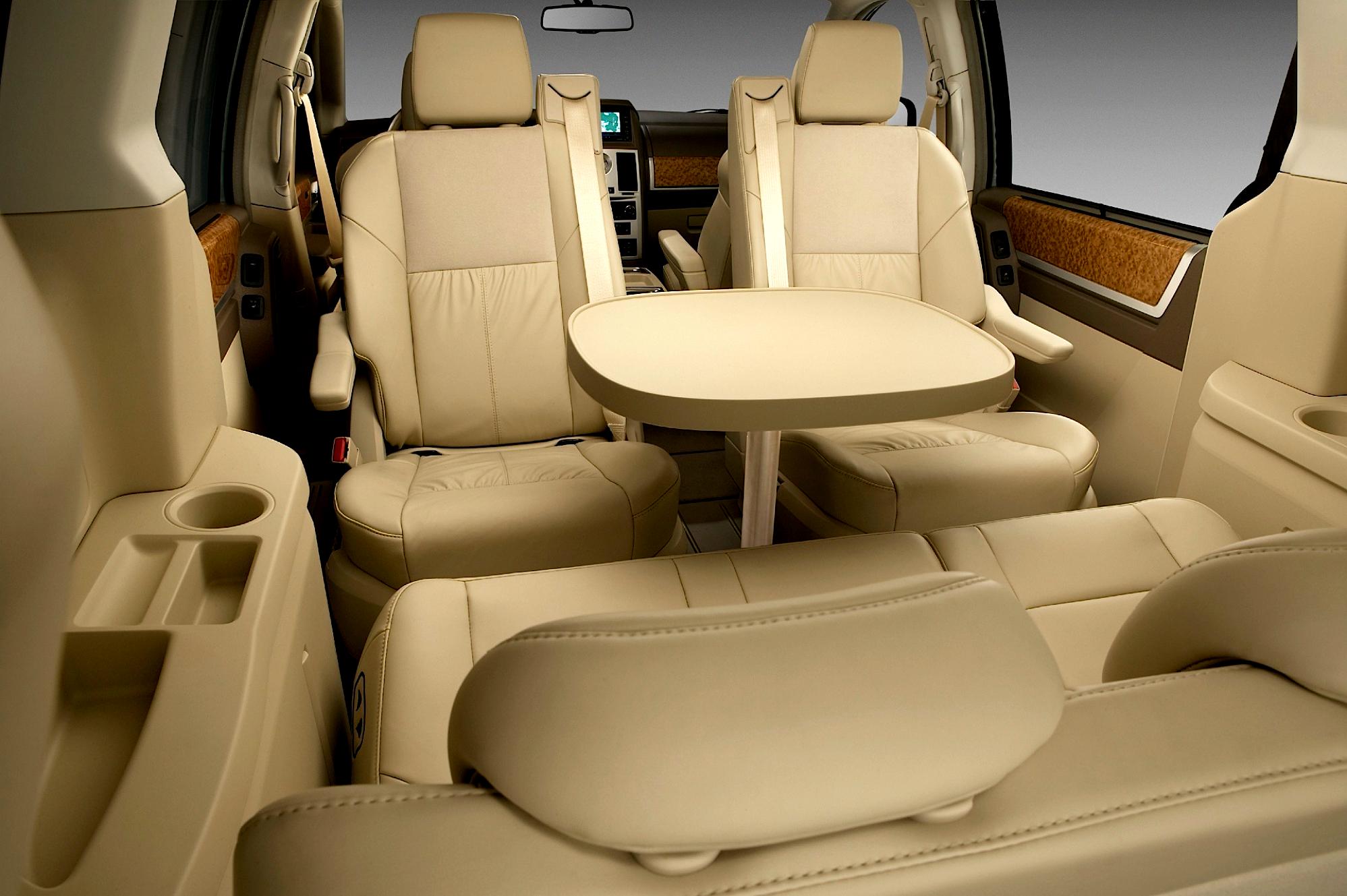 Chrysler Town & Country 2007 #52