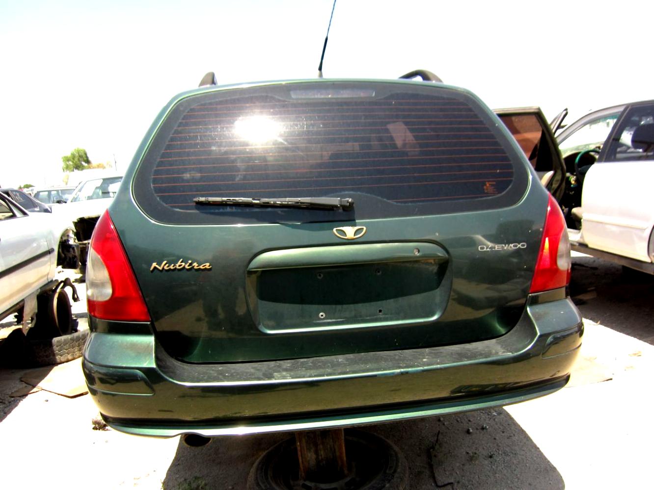 Daewoo Nubira Hatchback 2000 #2