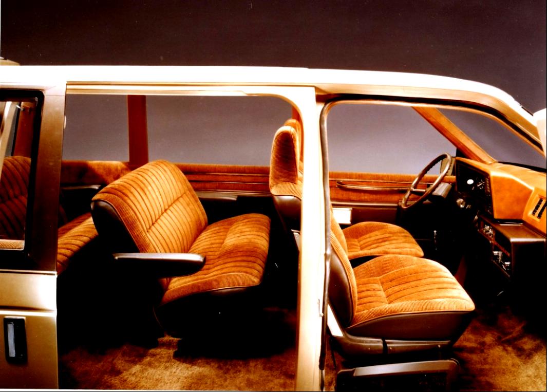 Dodge Caravan 1983 #2