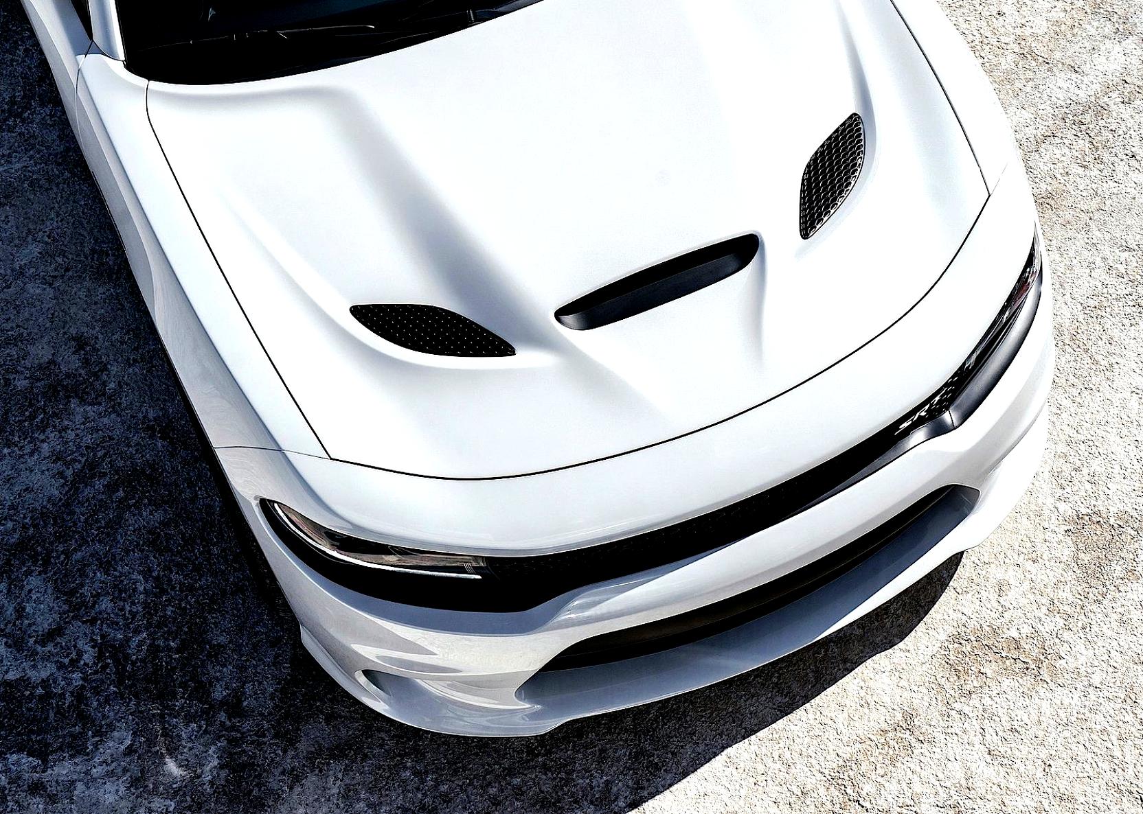 Dodge Charger SRT 2015 #32