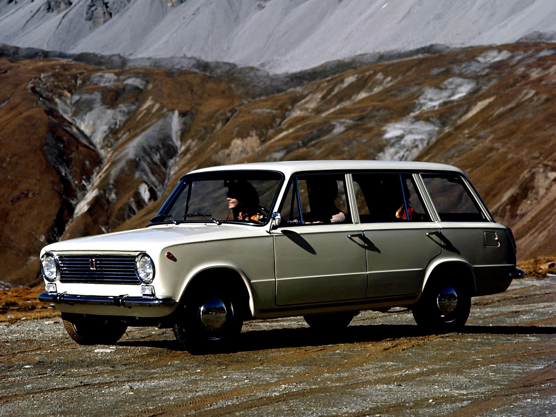 Fiat 124 Familiare 1966 #2
