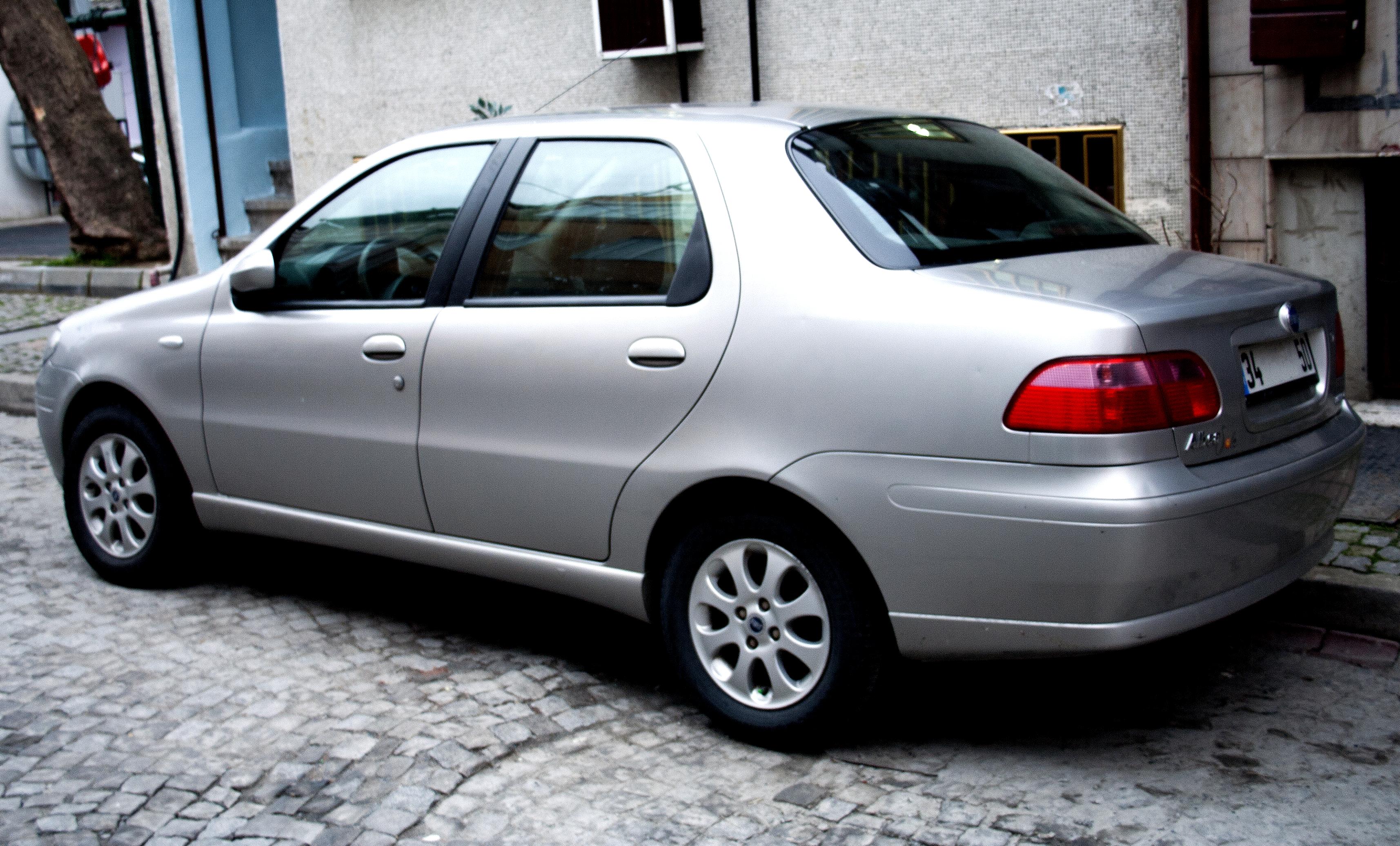 Fiat Albea/Siena 2002 #1