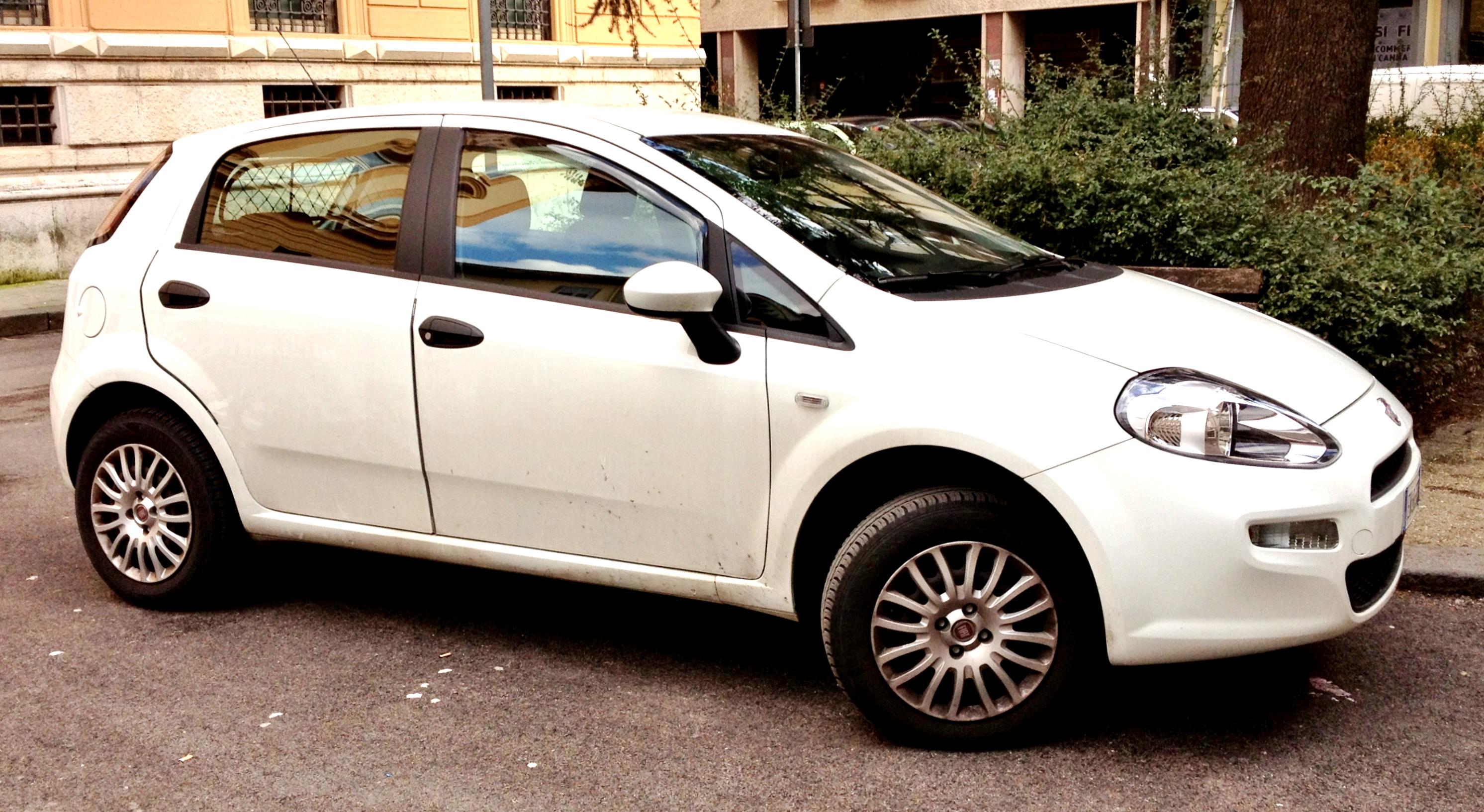 Fiat Punto 5 Doors 2012 #9