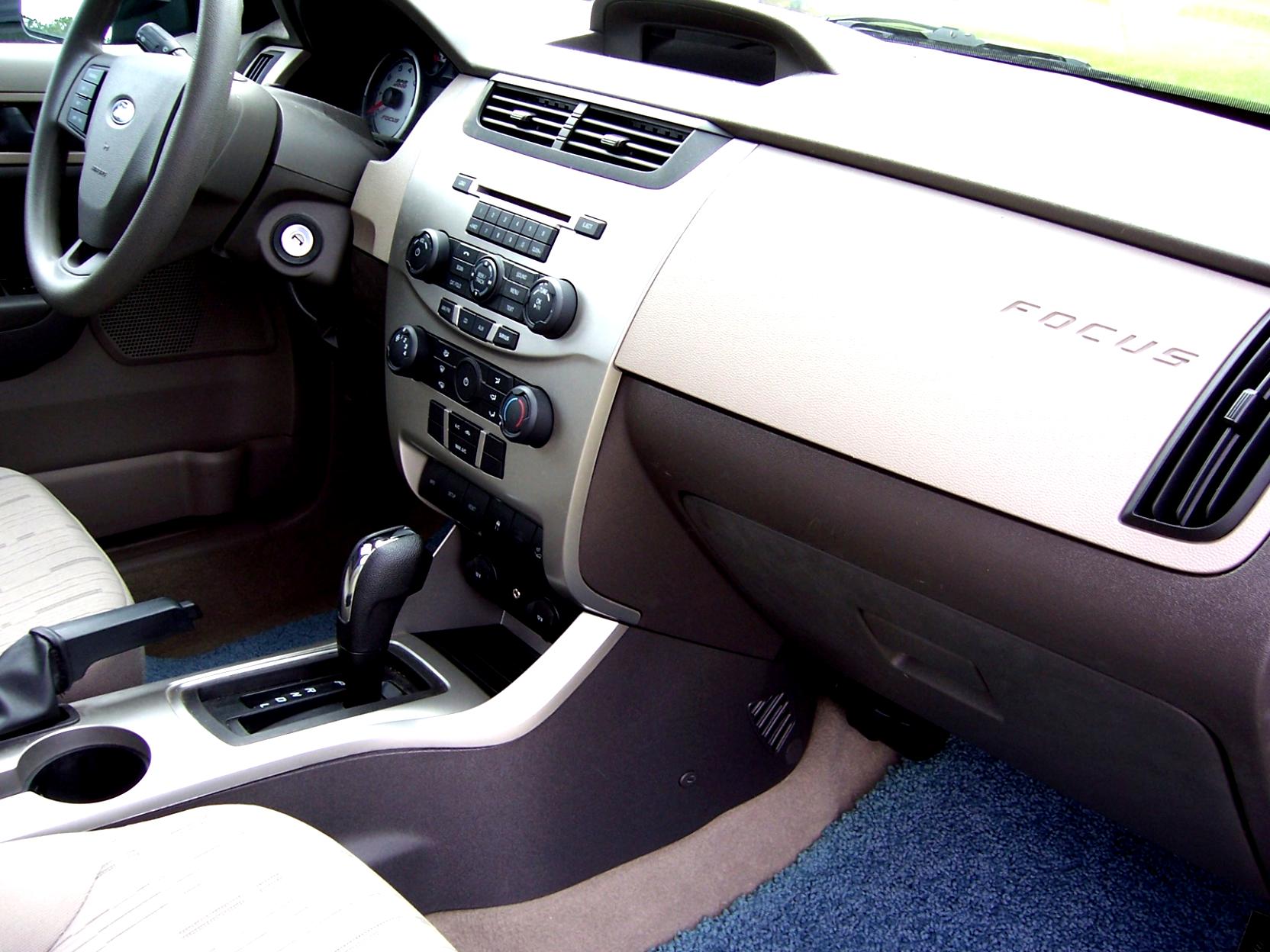 Ford Focus Sedan 2007 #17