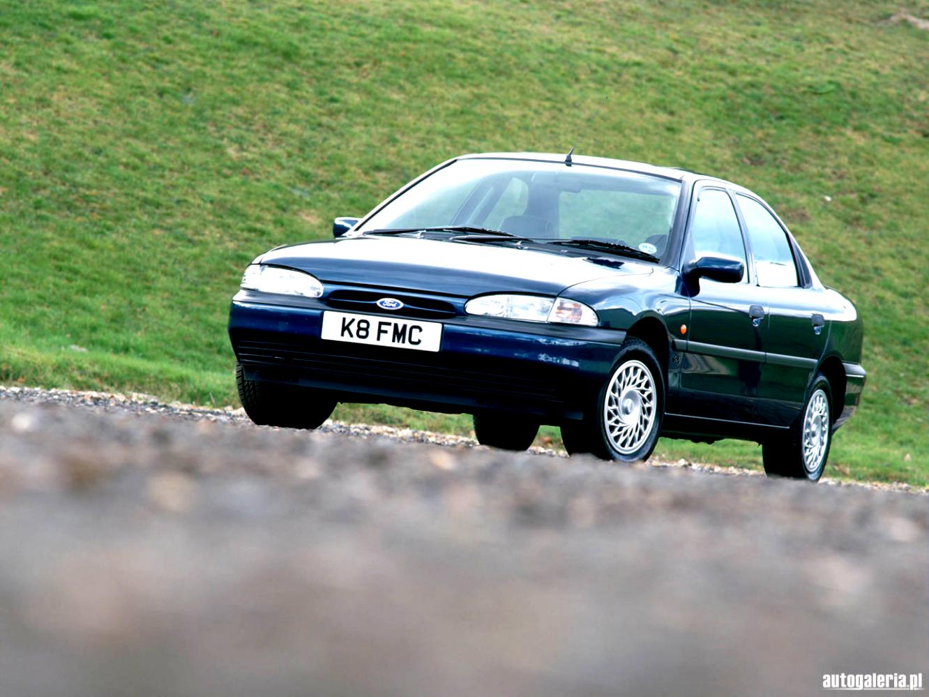 Ford Mondeo Hatchback 1993 #20