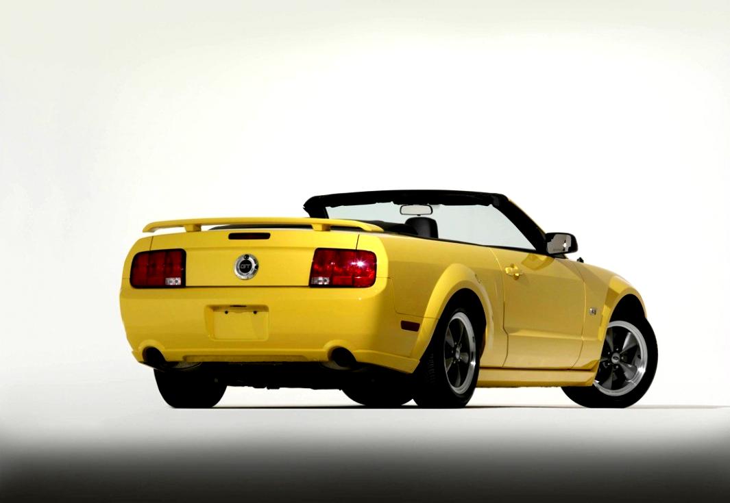 Ford Mustang Convertible 2004 #1