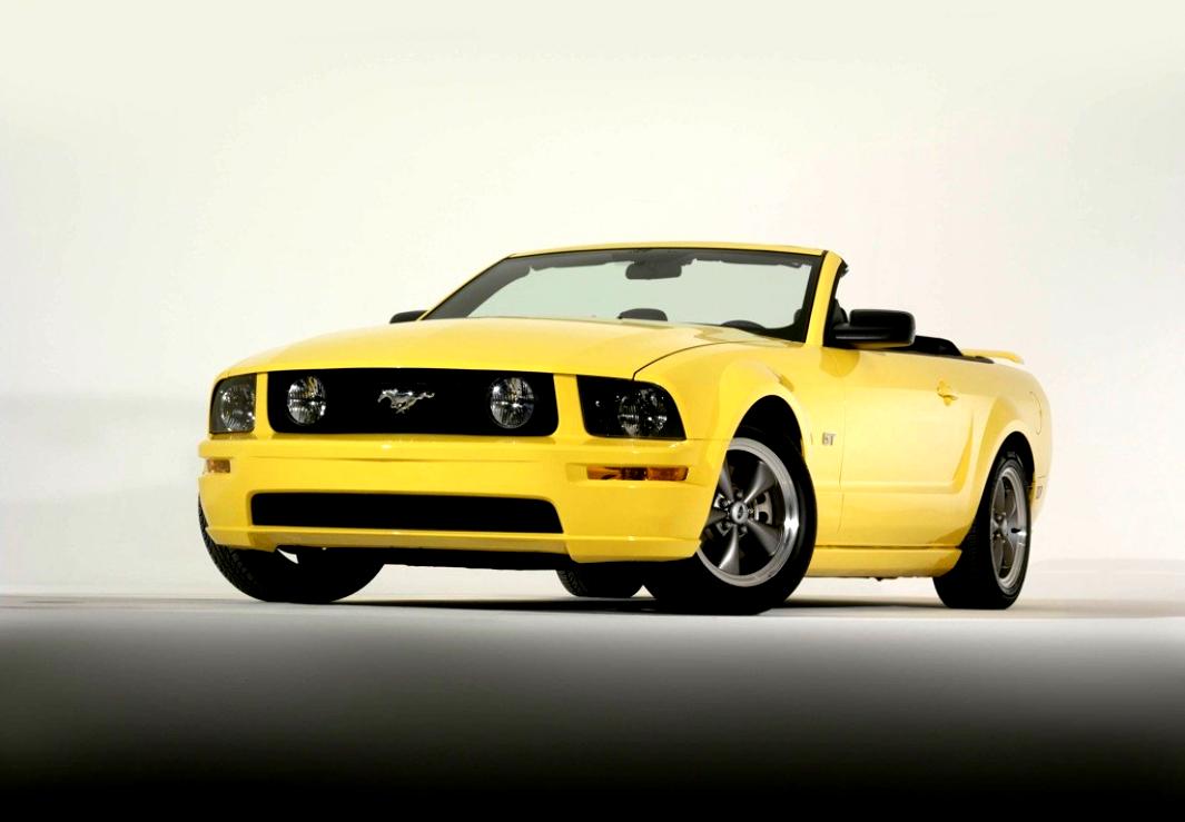 Ford Mustang Convertible 2004 #2