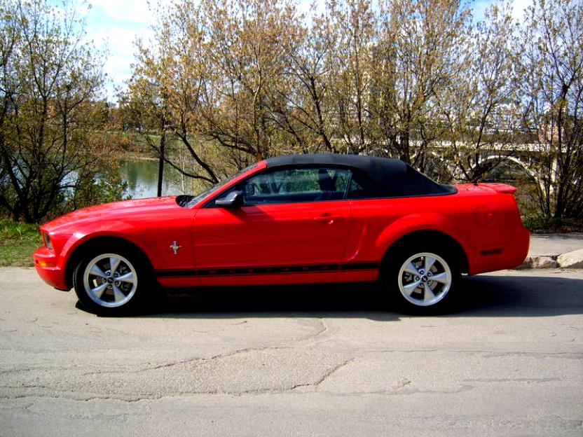 Ford Mustang Convertible 2004 #7