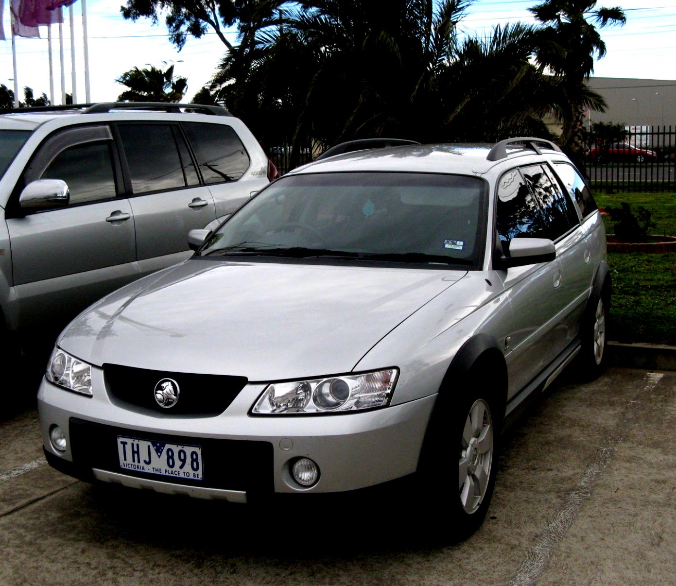 Holden Adventra 2003 #9