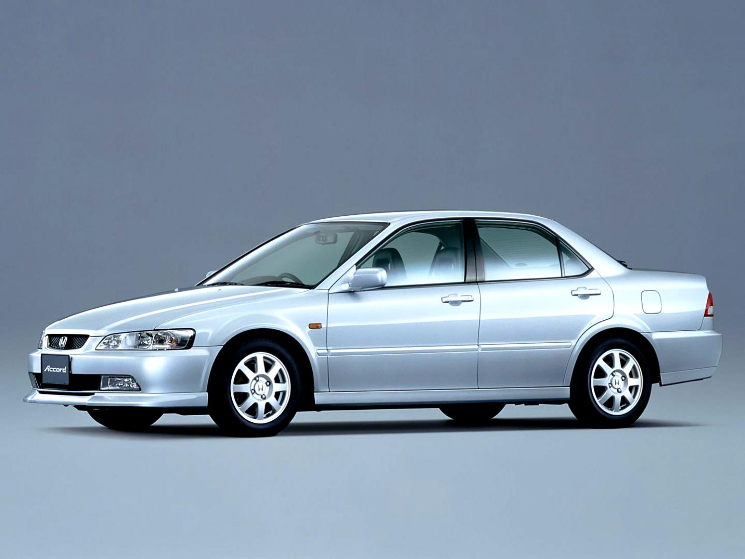 Honda Accord Sedan US 2002 #27
