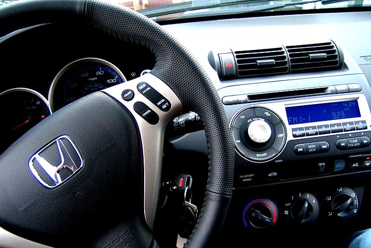 Honda Civic Sedan US 2005 #33