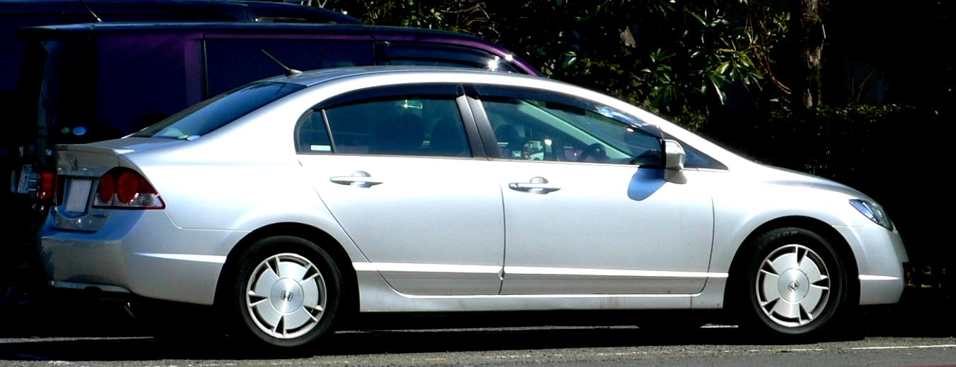 Honda Civic Sedan US 2005 #62